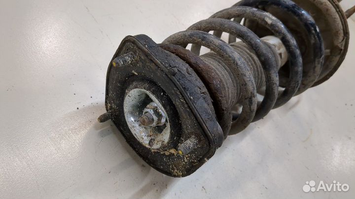 Амортизатор подвески правый передний Suzuki Grand Vitara