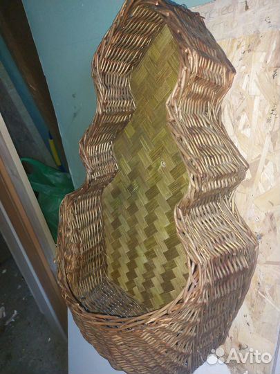 Кашпо из лозы настенное