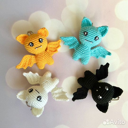 Летучие мышки - вязаные игрушки-брелочки