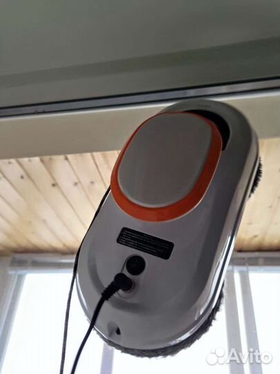 Робот-мойщик окон. Мойка панорамных окон