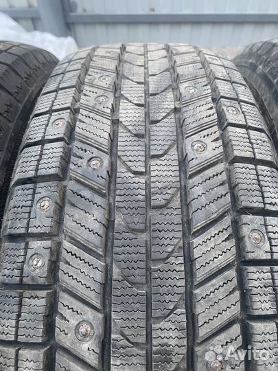 Gremax Ice Grips 215/65 R16