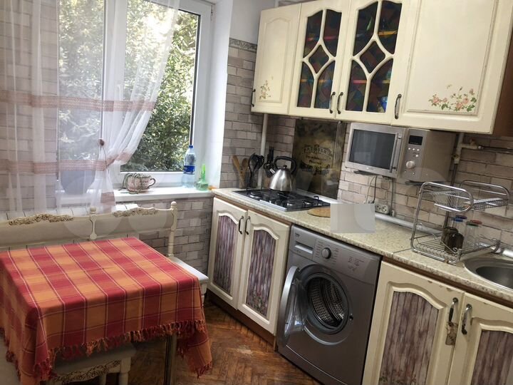 2-к. квартира, 43 м², 2/5 эт.