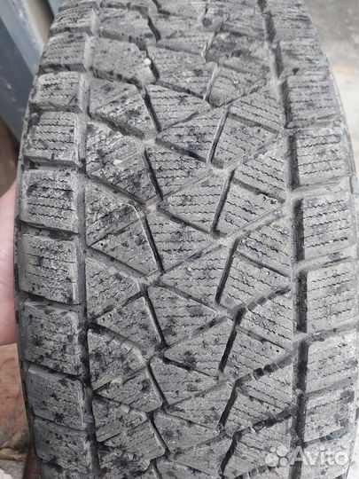 Bridgestone Blizzak DM-V2 225/65 R17 102S