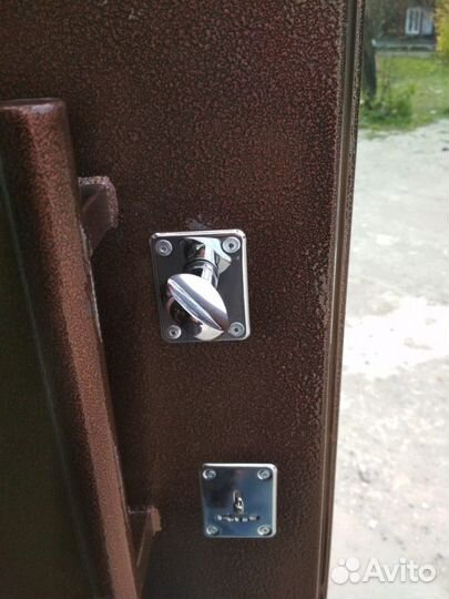 Ремонт входных дверей, замена и установка замков