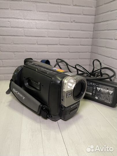 Видеокамера Sony CCD-TRV57E