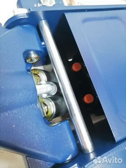 Подкатной домкрат сервис ключ 3 т