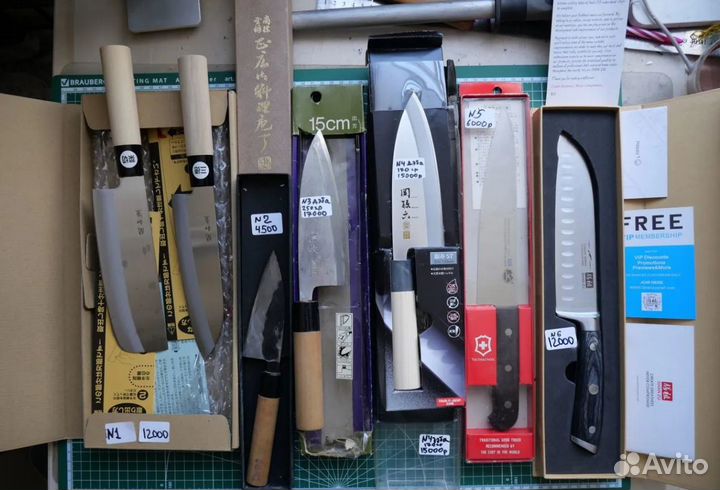Японские кухонные ножи с хранения в коробочках