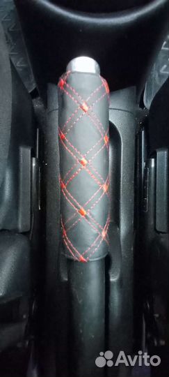 Накладки на коробку передач и ручной тормоз