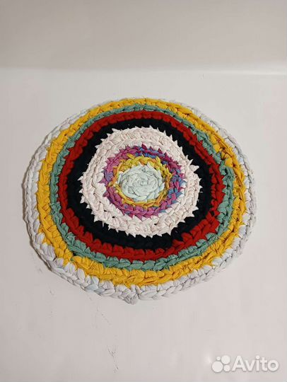 Коврик вязаный маленький