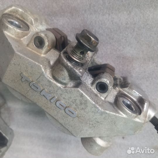 Суппорт передний Suzuki M109R Boulevard/VZR1800