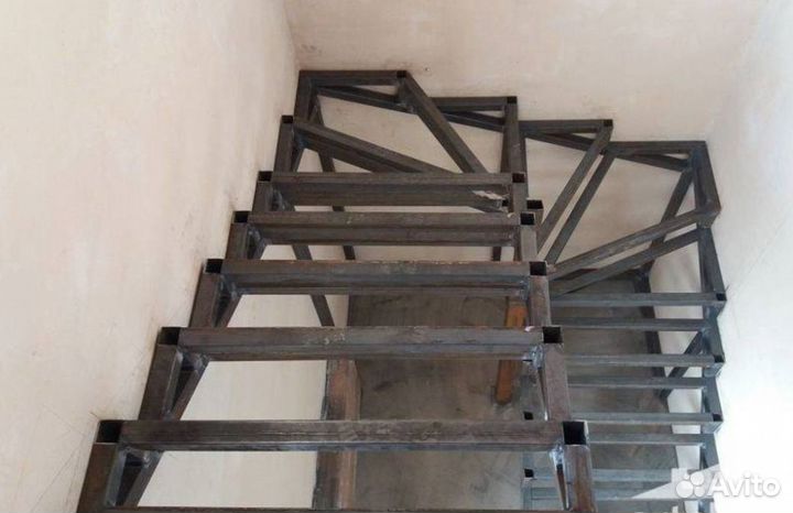 Каркас из метала Межэтажной Лестницы в Дом