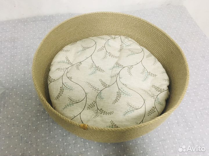 Лежанка для кошек и собак