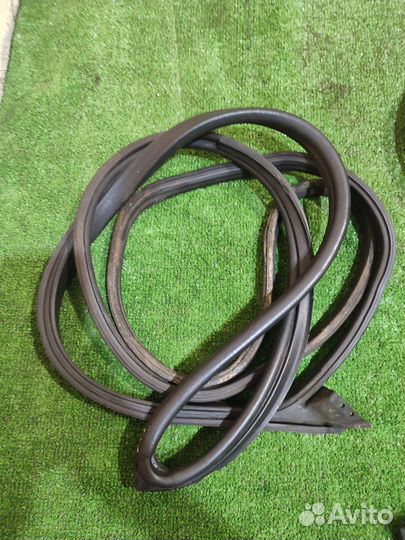 Резинки дверей Mercedes w124