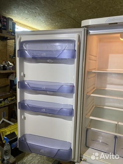 Холодильник бирюса