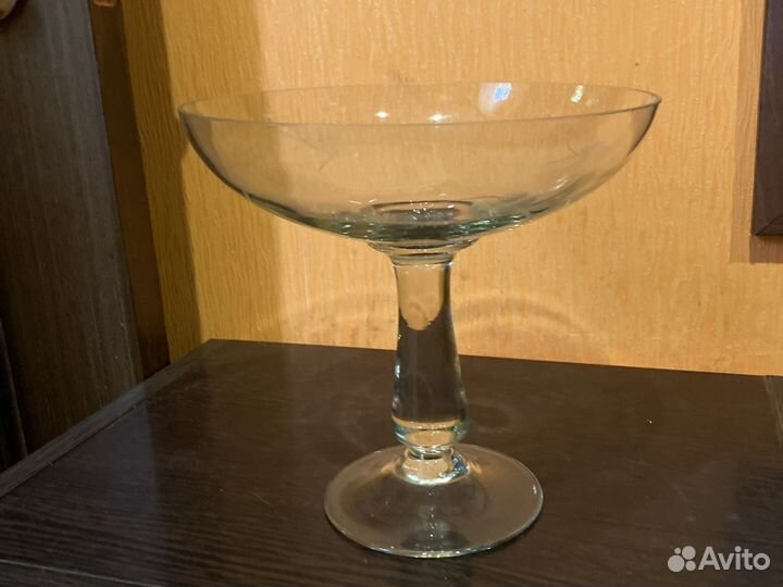 Ваза на ножке, графин. салатник винтаж