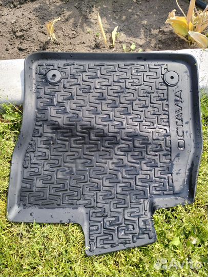 Автомобильные коврики резиновые бу