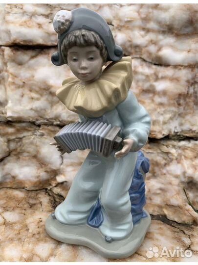 Фарфоровая статуэтка Nao by Lladro