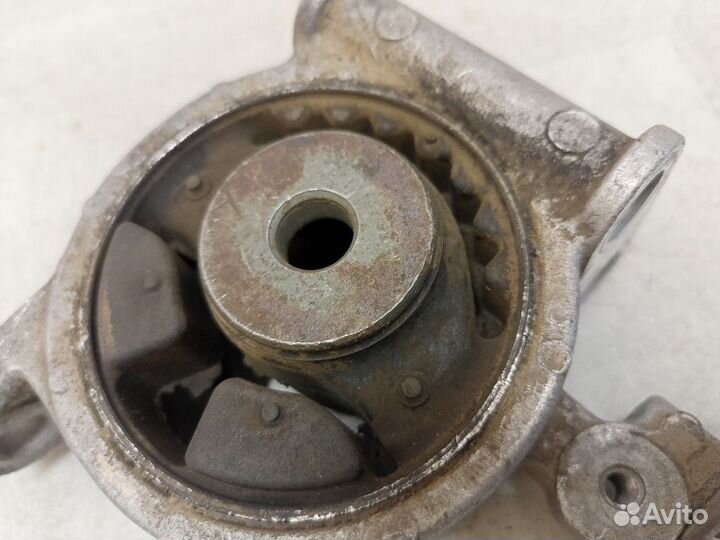 Опора двигателя Ниссан