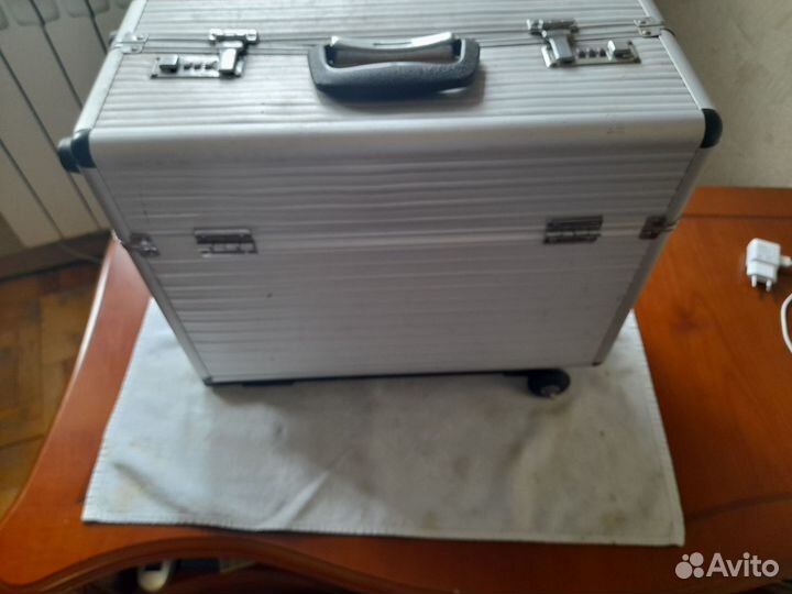 Кейс алюминиевый на колёсиках