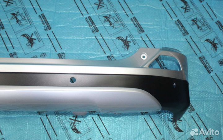 Бампер задний toyota RAV4 -4 серебро под датчики