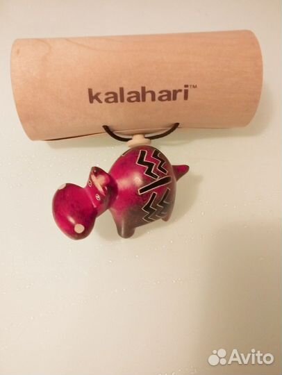 Фигурка бегемота привезена из Намибии