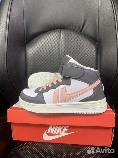 Кроссовки детские