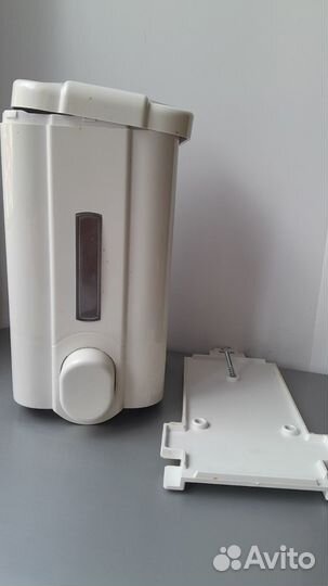 Продаются диспенсер два вида
