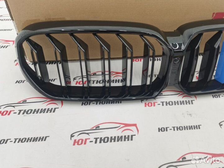 Решетка в стиле M5 G30 рест. с триколором Bmw