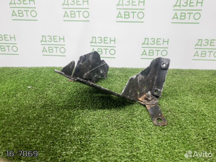 Крепление радиатора W169 Mercedes A Class