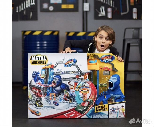 Трек zuru metal machines Атака гориллы