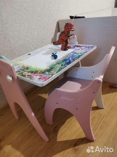 Детский стол и стул
