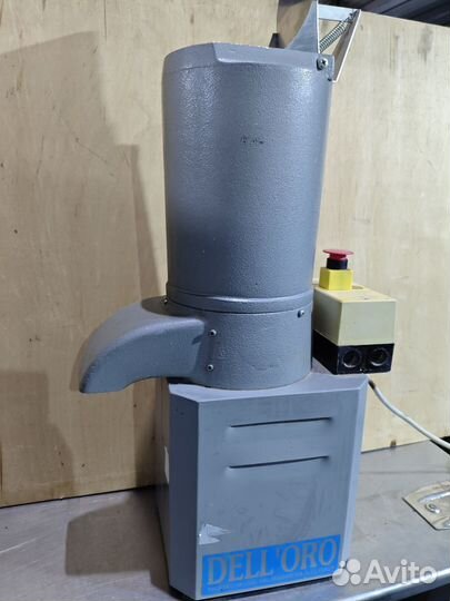 Измельчитель сухарей Delloro F 230