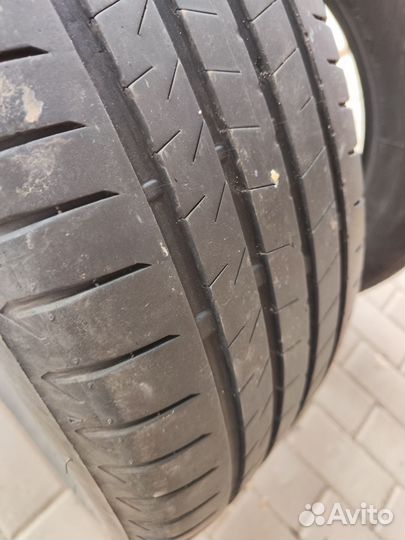 Bridgestone Alenza 001 225/60 R17