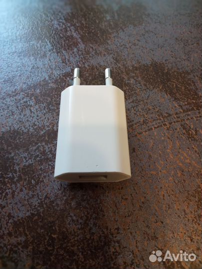 Блок зарядки iPhone