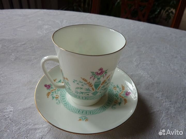 Много редкой чайной посуды