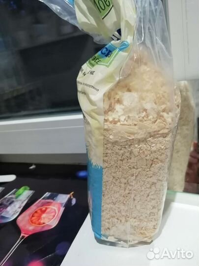 Кормушка для хомяка, опилки, клетка