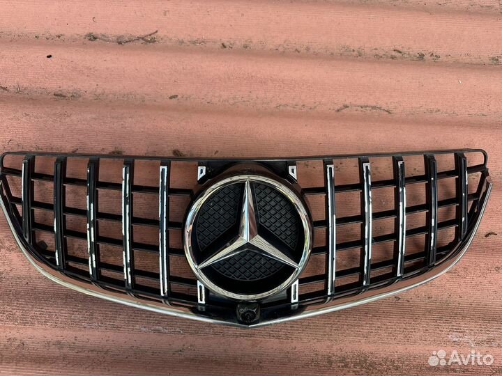 Решетка радиатора на mercedes c207