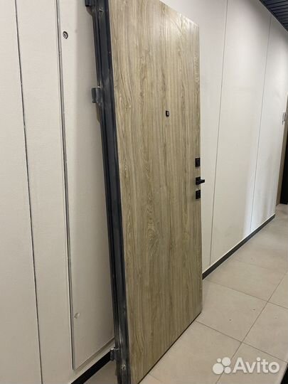 Дверь входная железная