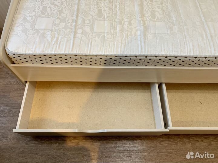 Кровать IKEA с матрасом