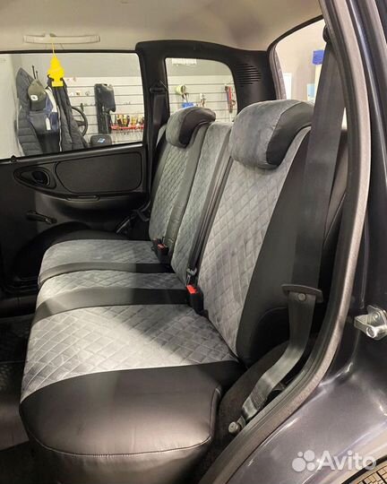 Чехлы Автопилот Niva Travel Серая Алькантара Ромб