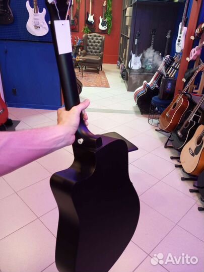 Акустическая гитара