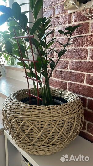 Кашпо из искусственного ротанга
