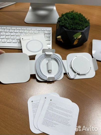 Беспроводная зарядка Apple MagSafe