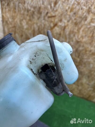 Бачок омывателя лобового стекла Renault Logan 2