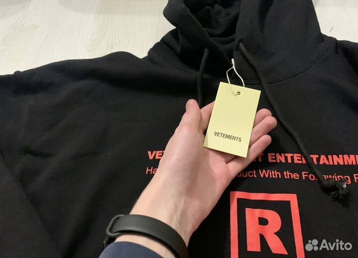 Vetements худи restricted