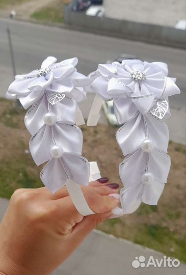 Белый школьный ободок