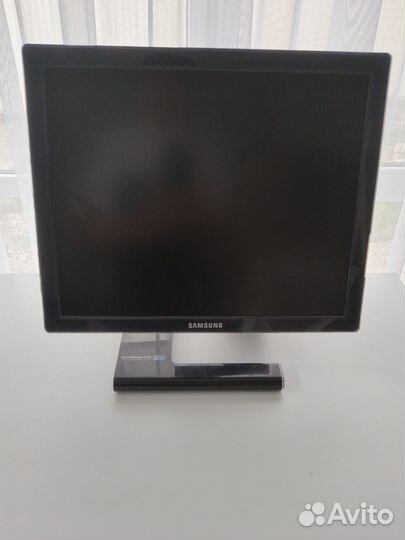 Монитор Samsung