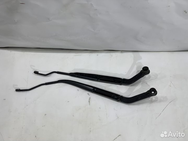 Поводки стеклоочистителя Mitsubishi Outlander 3