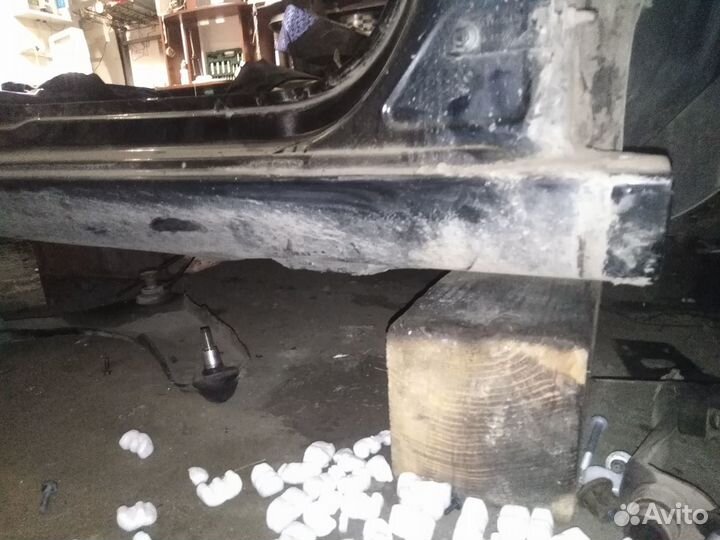 Renault Fluence порог правый со стойкой