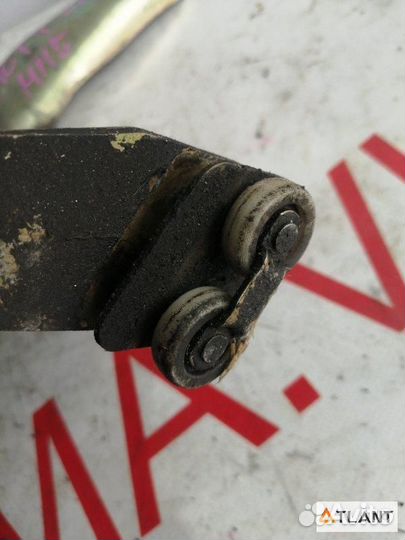 Ролик двери задний правый honda acty